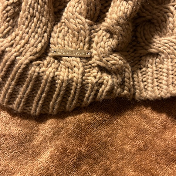 MICHAEL Michael Kors Cap - Picture 7 of 9